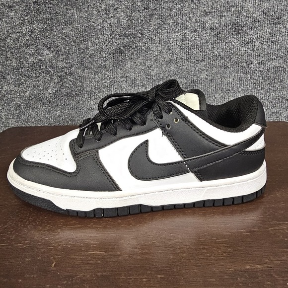 Nike Men's Size 6.5 Dunk Low Panda Black White DD1391- 100 Pre - Owned - Picture 2 of 9